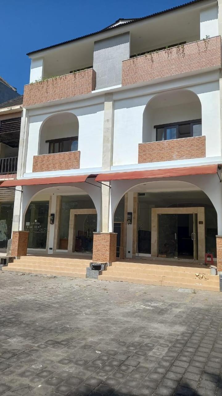 Rumah Wj Rooms And Suites أُلُواتو المظهر الخارجي الصورة